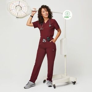 FIGS Burgundy scrub pants M/P